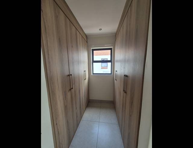 3 BEDROOM DUPLEX TO LET IN GLEN MARAIS